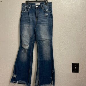 Risen Flare Jeans